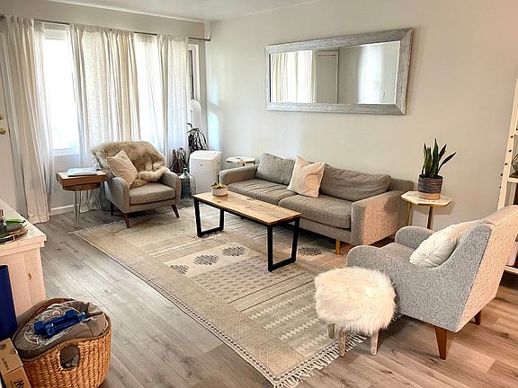2nd image of 1135 S Doheny Dr #3