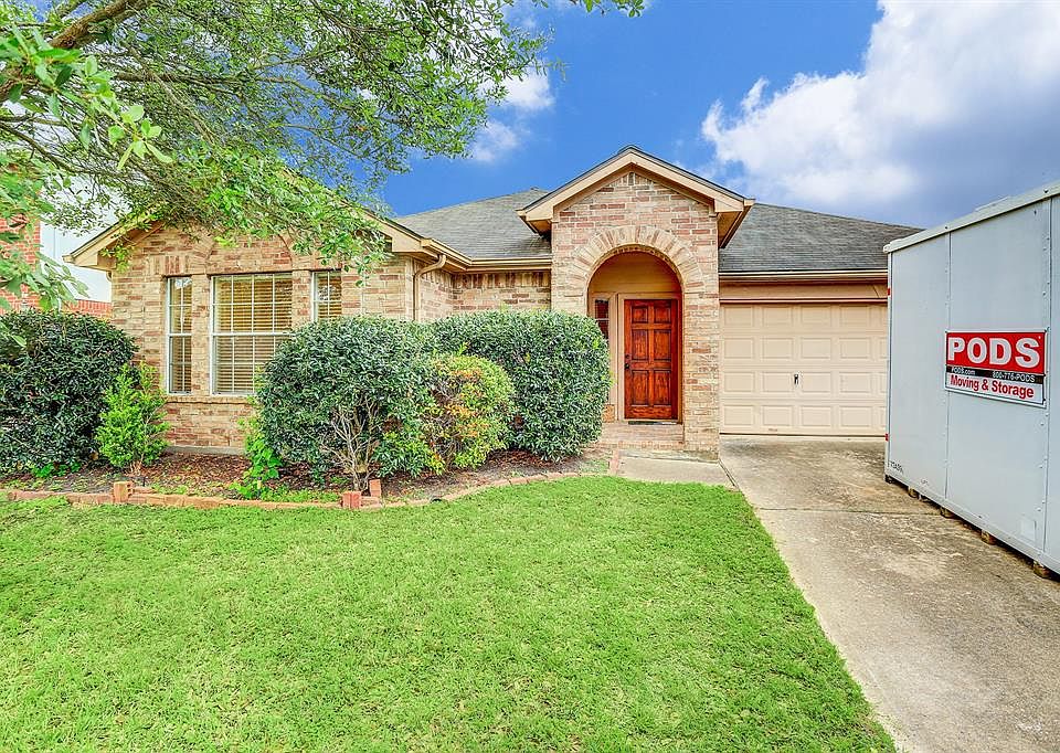 1st image of 2207 Heatherwood Dr