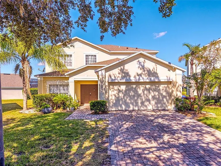 1202 Cumbrian Lakes Ct — Photo 4