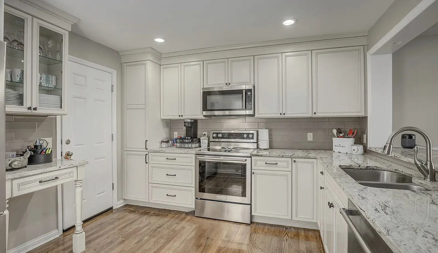 2 bed, 1288 sqft, $2,600 — Photo 4