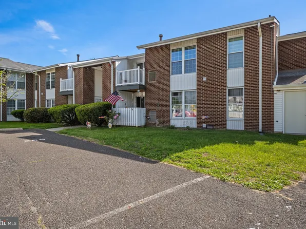 275 Green St APT 4A6, Beverly, NJ 08010