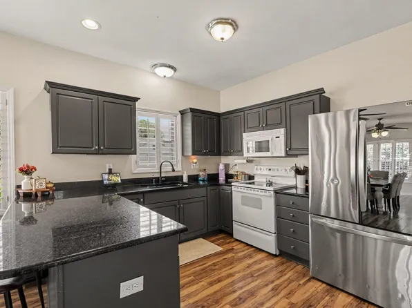115 Spring Branch Dr, Four Oaks, NC 27524