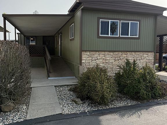 3rd image of 2107 Patterson Rd Space 31