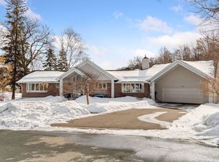 6642 Moorland Dr, Eden Prairie, MN 55346