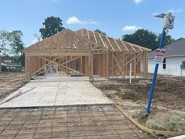 1st image of 210 Paco Loop