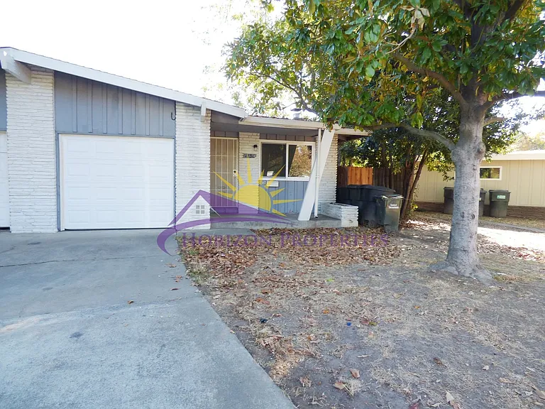 1430-1432 Topaz Way — Photo 1
