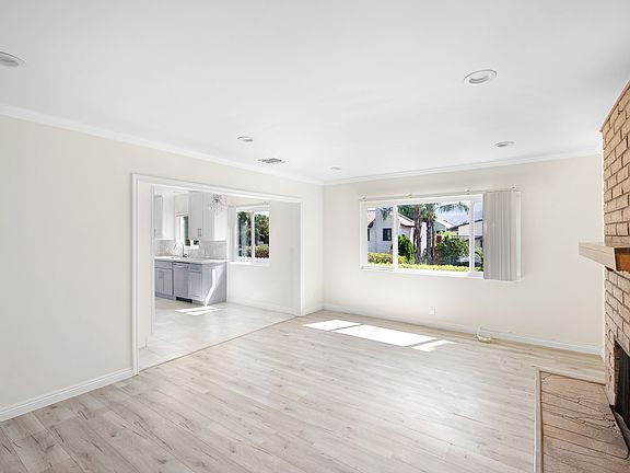 4th image of 3221 Fairesta St APT A