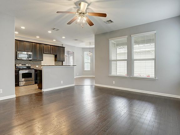 3rd image of 816 Gabriel Mills Dr