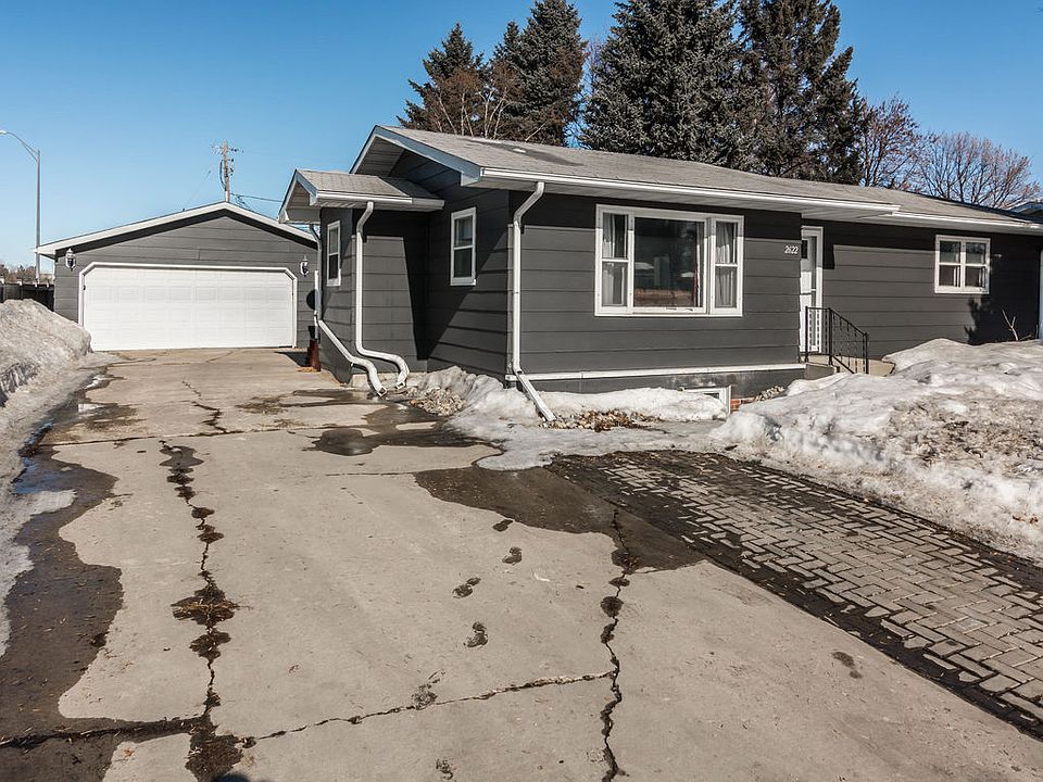 1st image of 2622 Crescent Dr