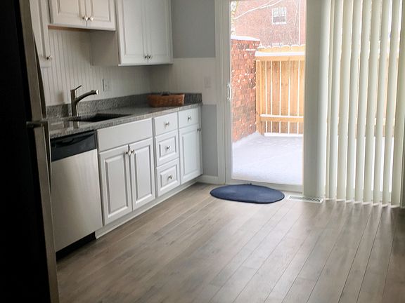 5th image of 2591 Shakespeare Ln