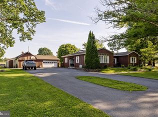 225 Hartings Park Rd, Denver, PA 17517