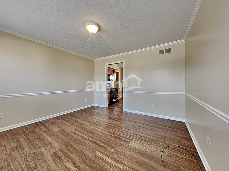 7011 Medford Ct — Photo 8