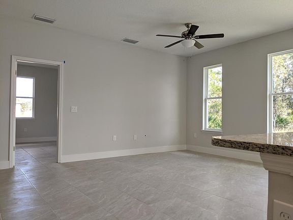 3rd image of 128 Willow Dr