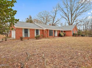825 N Kathy Cir, Canton, MS 39046
