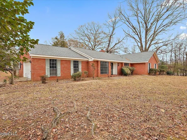 825 N Kathy Cir, Canton, MS 39046