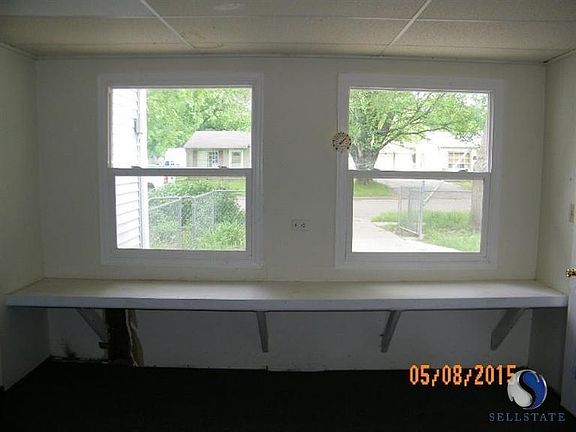 4th image of 4245 Greenwood St