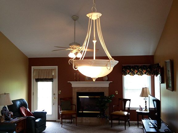 5th image of 1091 S Creek Dr
