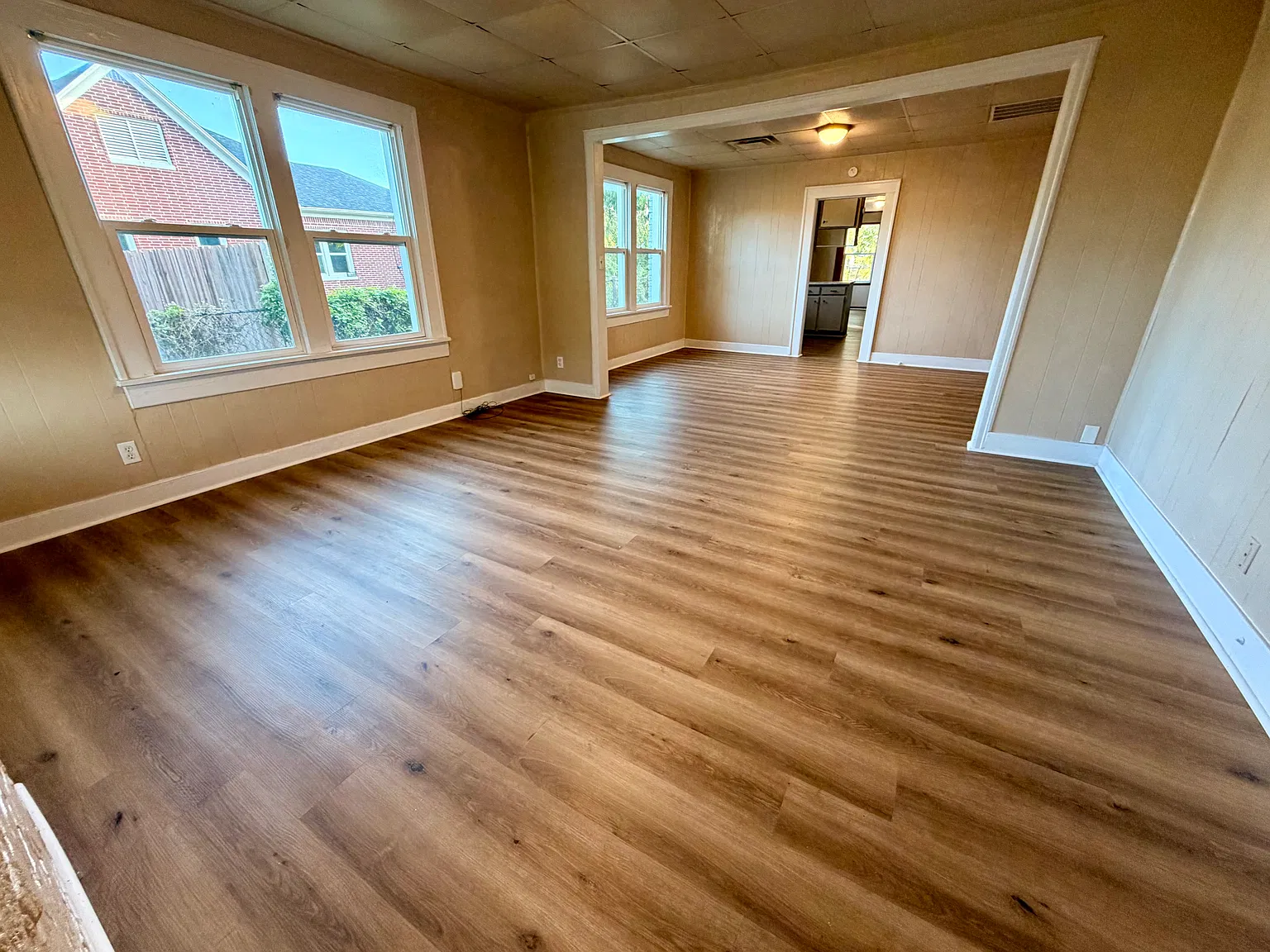 3 bed, 1300 sqft, $1,100 — Photo 3