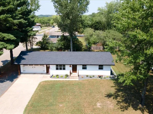 421 21st Ave W, Menomonie, WI 54751