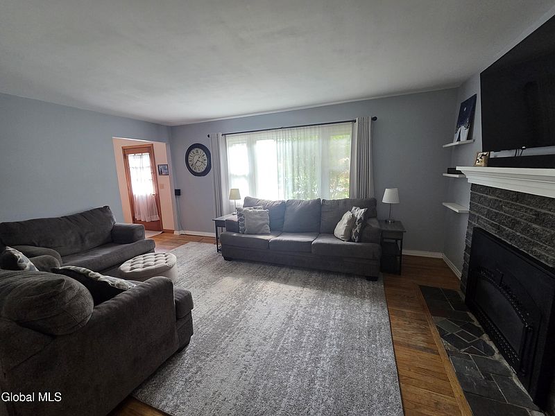 2nd image of 17 Sherwood Drive