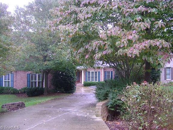 2nd image of 12 Foxglove Ln