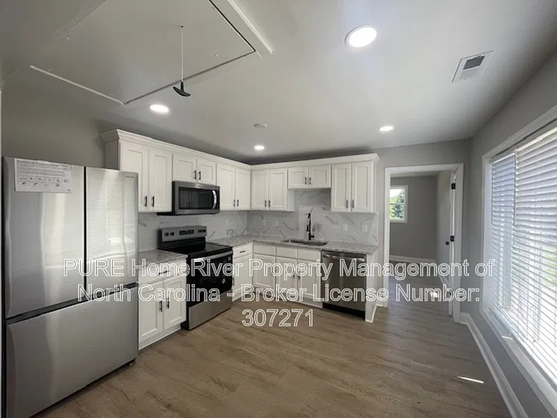 3 bed, 2.0 bath, 1094 sqft, $1,805 — Photo 4