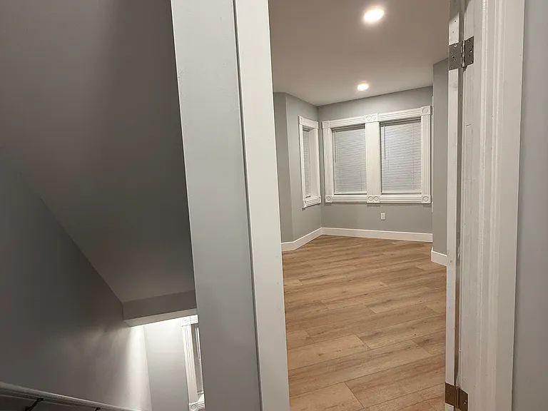 23 E Washington Ave — Photo 18