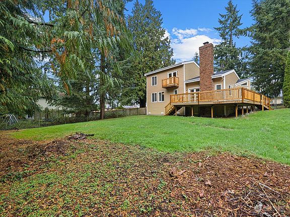 4th image of 5116 192nd Street SW