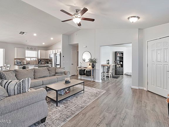 4th image of 1353 E LESLIE Avenue