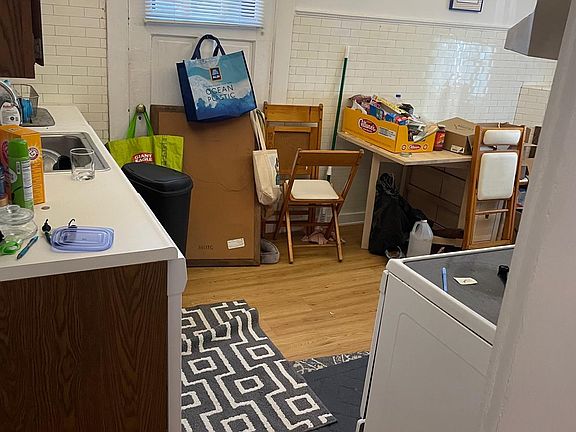 3rd image of 410 E End Ave APT 4