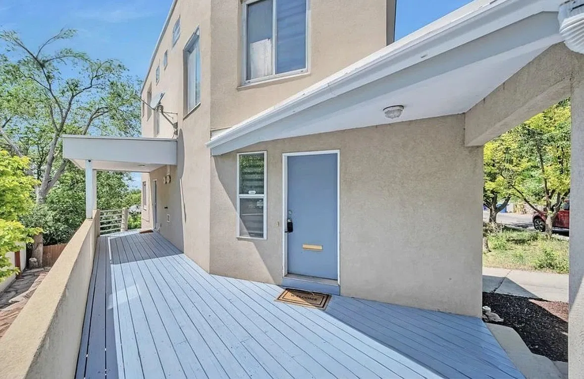 4 bed, 2.5 bath, 2140 sqft, $3,325 — Photo 2