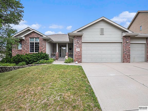 2nd image of 19818 Douglas Cir