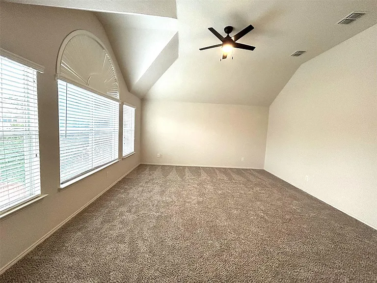 5809 Deer Run Dr — Photo 12