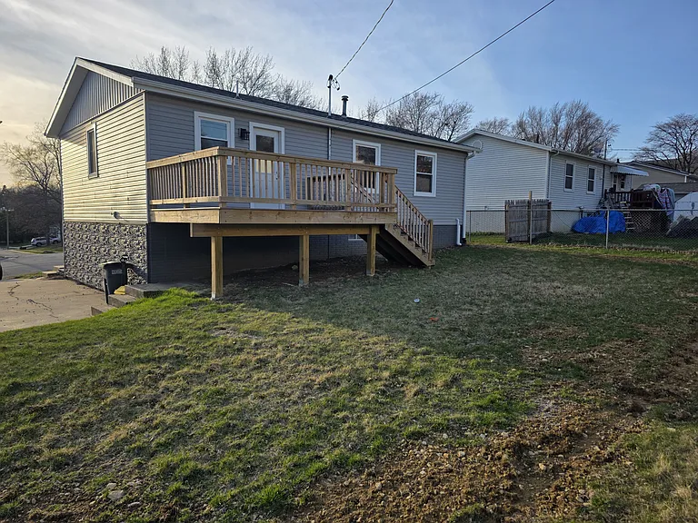 1612 Butterfield Rd — Photo 22
