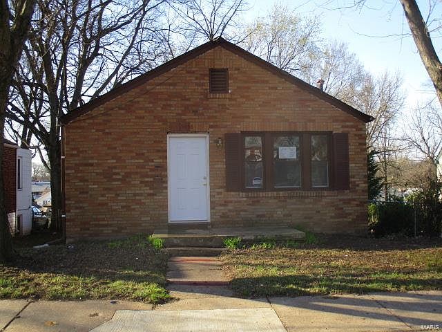 1st image of 9456 Roslan Pl