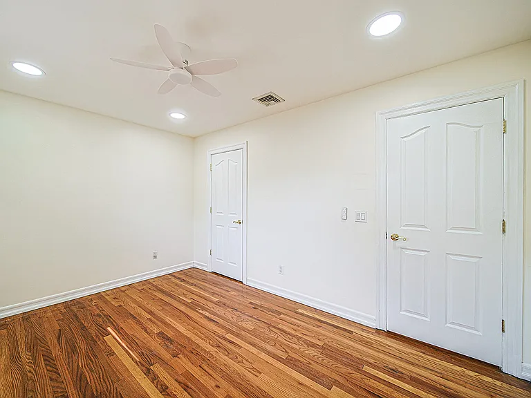20 Shetland Ln #1 — Photo 2