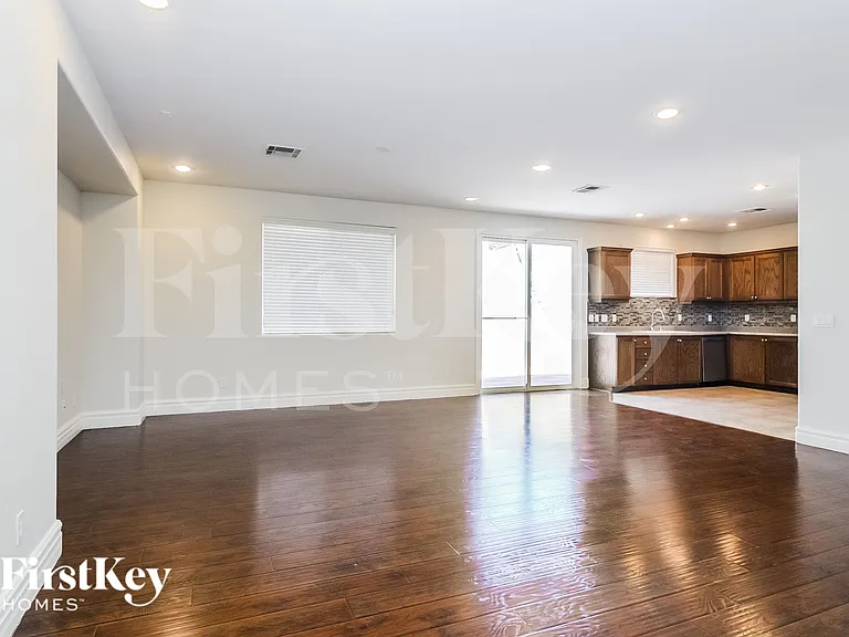 9742 Marcelline Ave — Photo 5