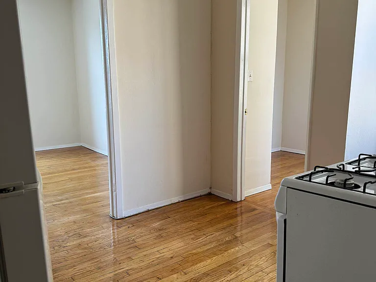 24-35 Steinway St #16 — Photo 4