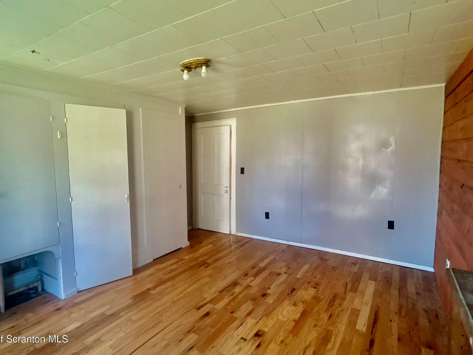 3 bed, 1240 sqft, $950 — Photo 4