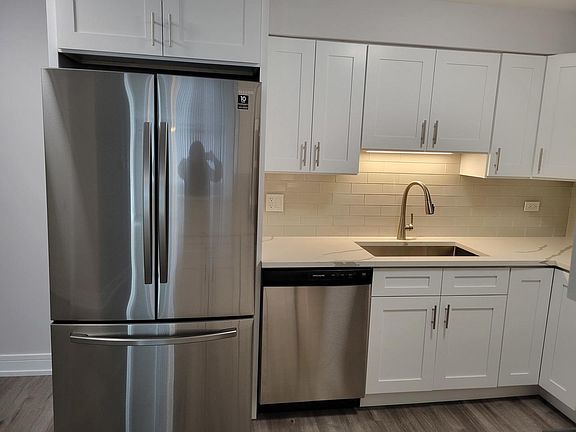 4th image of 8812 Briar Ct APT 3D