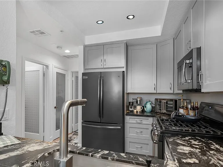 2601 S Broadmoor Dr — Photo 13