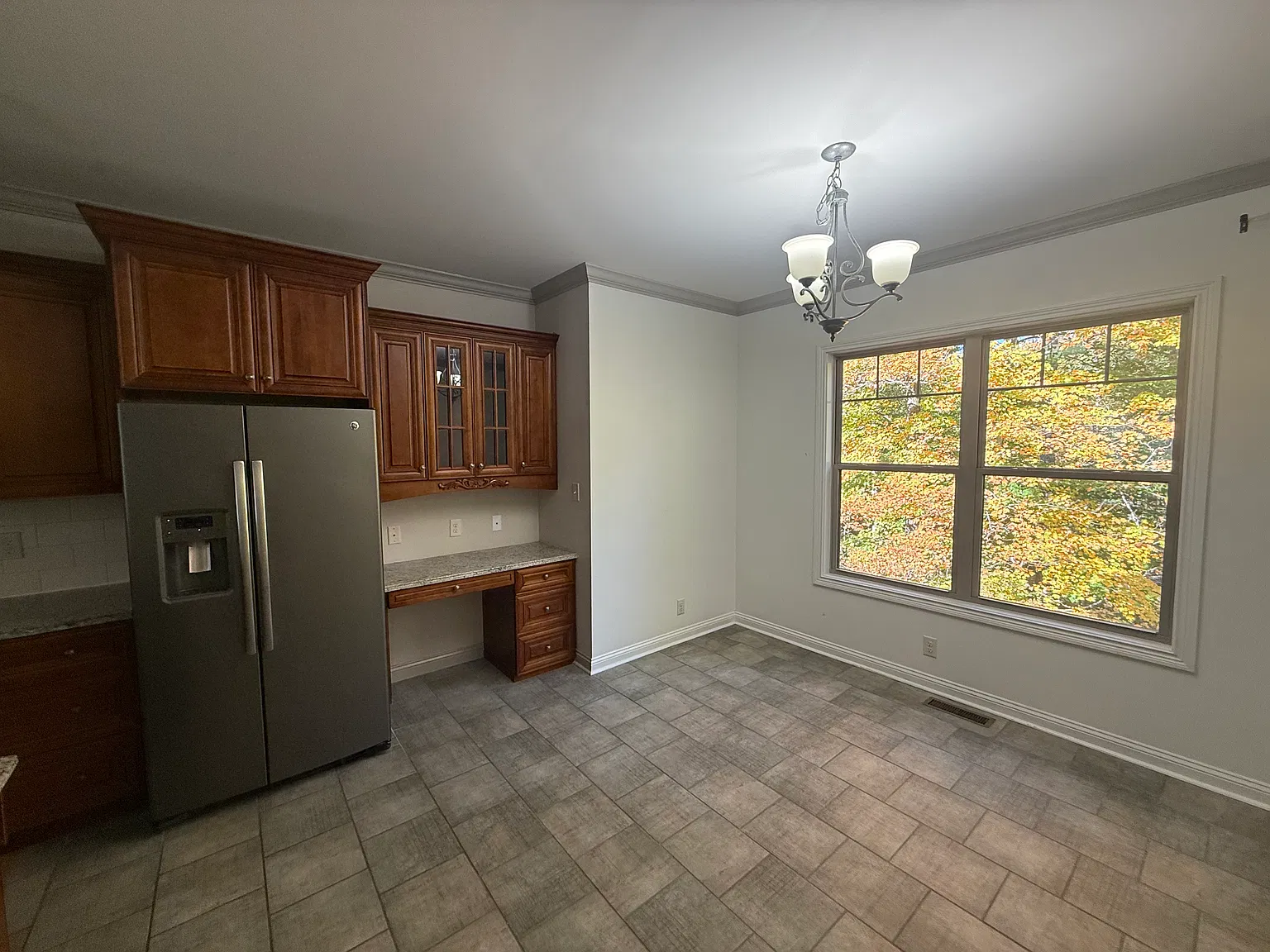 4 bed, 2.5 bath, 2261 sqft, $2,500 — Photo 4