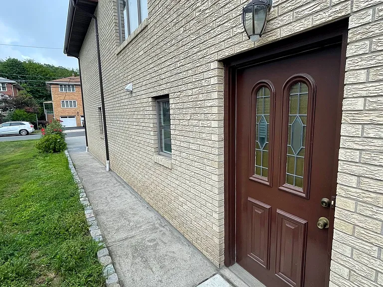 488 Walnut St #1 — Photo 11