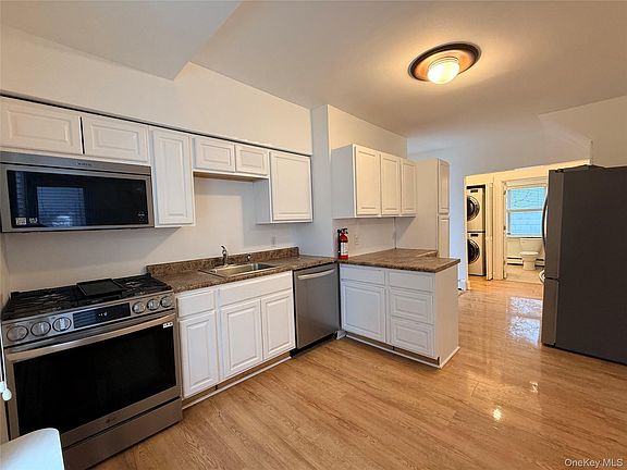 2nd image of 35 East Ave Unit 1