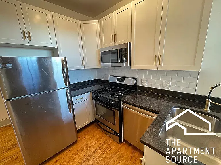 4855 N Springfield Ave APT 3 photo 1