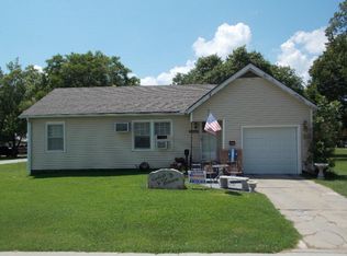 501 N Carbon St, Girard, KS 66743