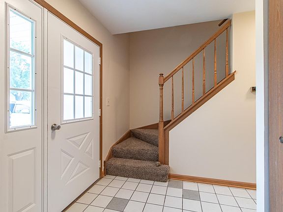 3rd image of 757 Brookdale Dr