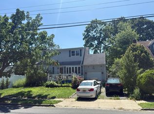 167 Block Blvd, Massapequa Park, NY 11762