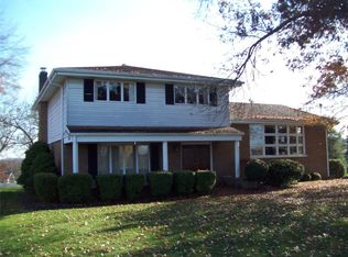 124 Herbst Rd, Coraopolis, PA 15108