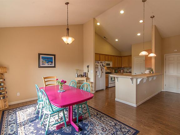 2nd image of 10317 Stoneridge Dr APT A